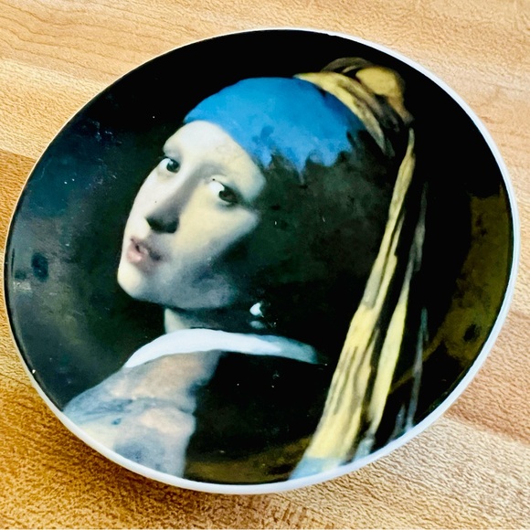 Girl With a Pearl Earring Collector 4" Plate Dutch Artist J Vermeer Museum - Picture 3 of 4